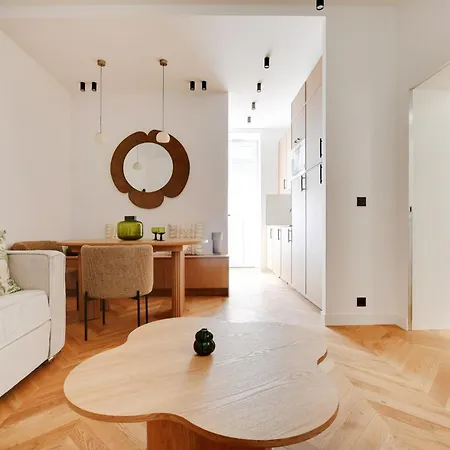 Apartment Belleville Republique