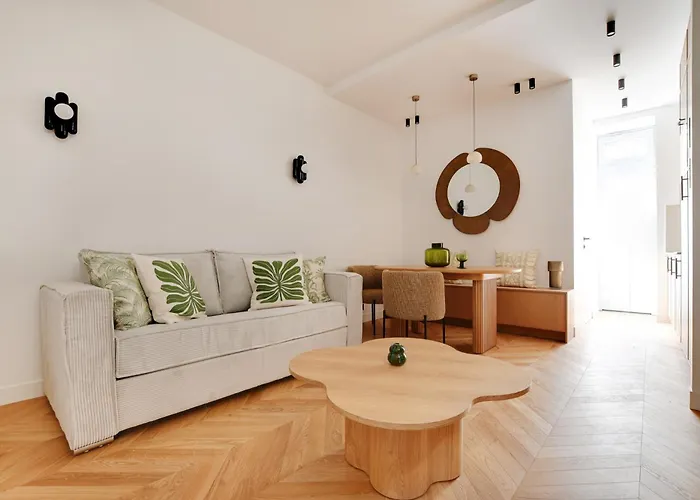 Apartment Belleville Republique Paris